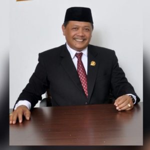 ”Orang ini (Syukur) memiliki KTA yang terdaftar di DPC Partai Hanura Bangkalan bukan di DPC Surabaya," Edi Rachmat, SE, MM.