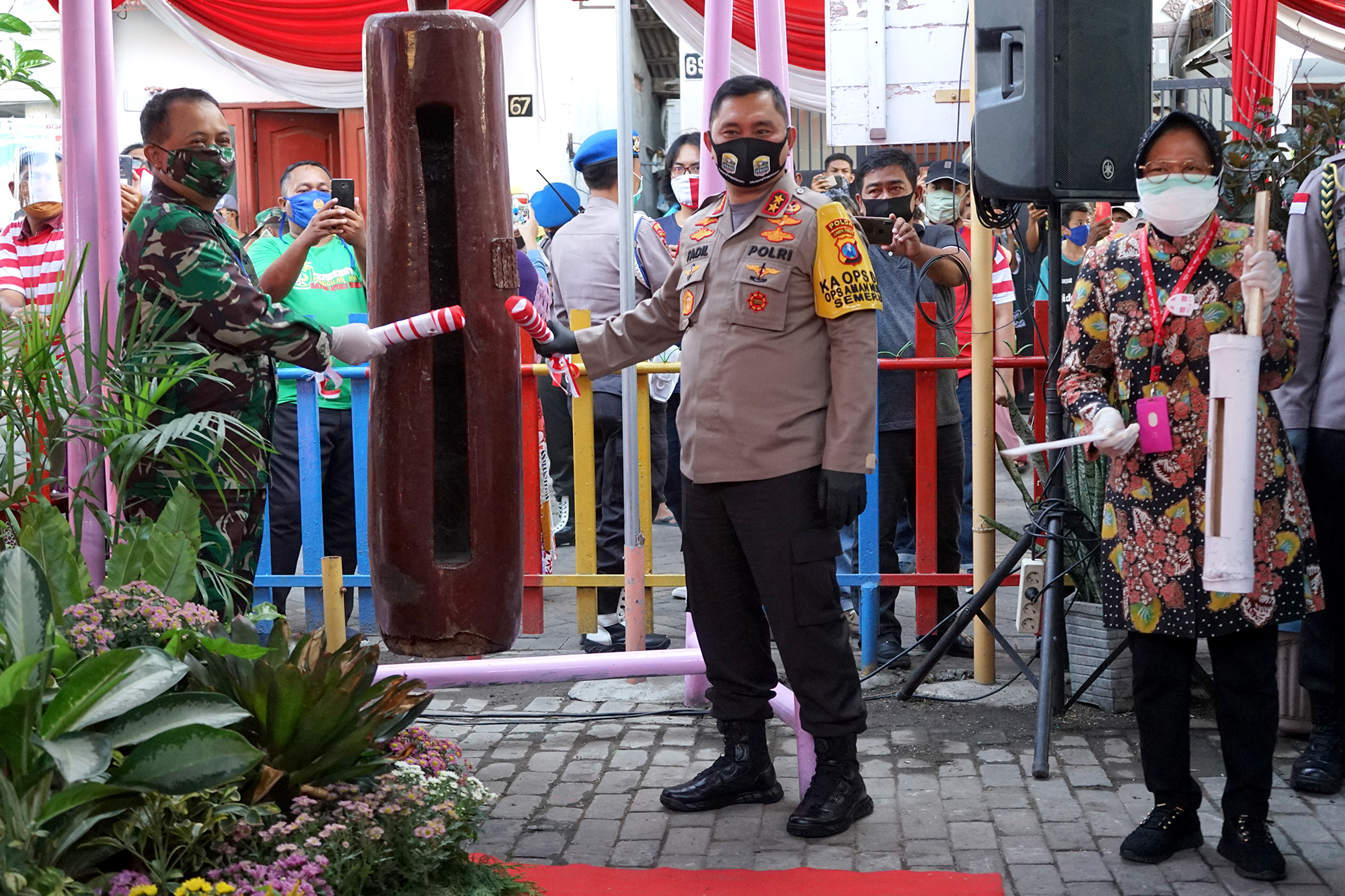 Wali Kota Risma bersama Kapolda Jatim Launching 34 Kampung Tangguh Semeru Wani Jogo Suroboyo