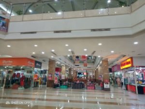 Salah satu pusat perbelanjaan di kota Surabaya. Ist