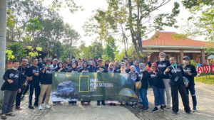Akrab : Suasana keakraban rombongan peserta "Unusa Media Gathering 2021" ketika berkumpul sebelum melakukan perjalanan offroad. Ist