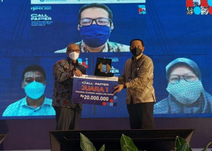 BI-Gelar-Conference-Winner-Announcement-East-Java-Economic-EJAVEC-2021-768x546