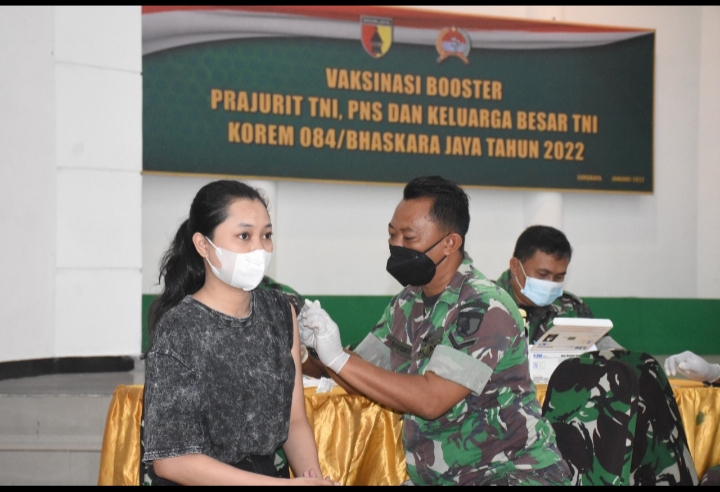 Korem 084/BJ Gelar Vaksinasi Booster Personil TNI, PNS dan KBT