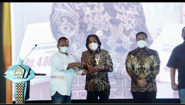 Ketua Percasi Surabaya Raih SIWO Award 2022
