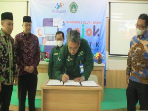 Penandatanganan MOU Program Pojok Statistik antara  BPS Lamongan dengan Universitas Islam Lamongan