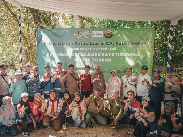 Hari Keanekaragaman Hayati Sedunia, Pertamina bersama BBKSDA Jawa Timur Lepasliarkan Satwa di Cagar Alam Pulau Sempu