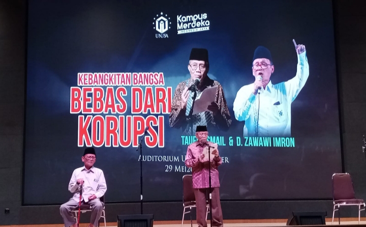 Unusa ‘Bergema’, Taufiq Ismail Gelorakan Indonesia Bebas Korupsi Melalui Puisi