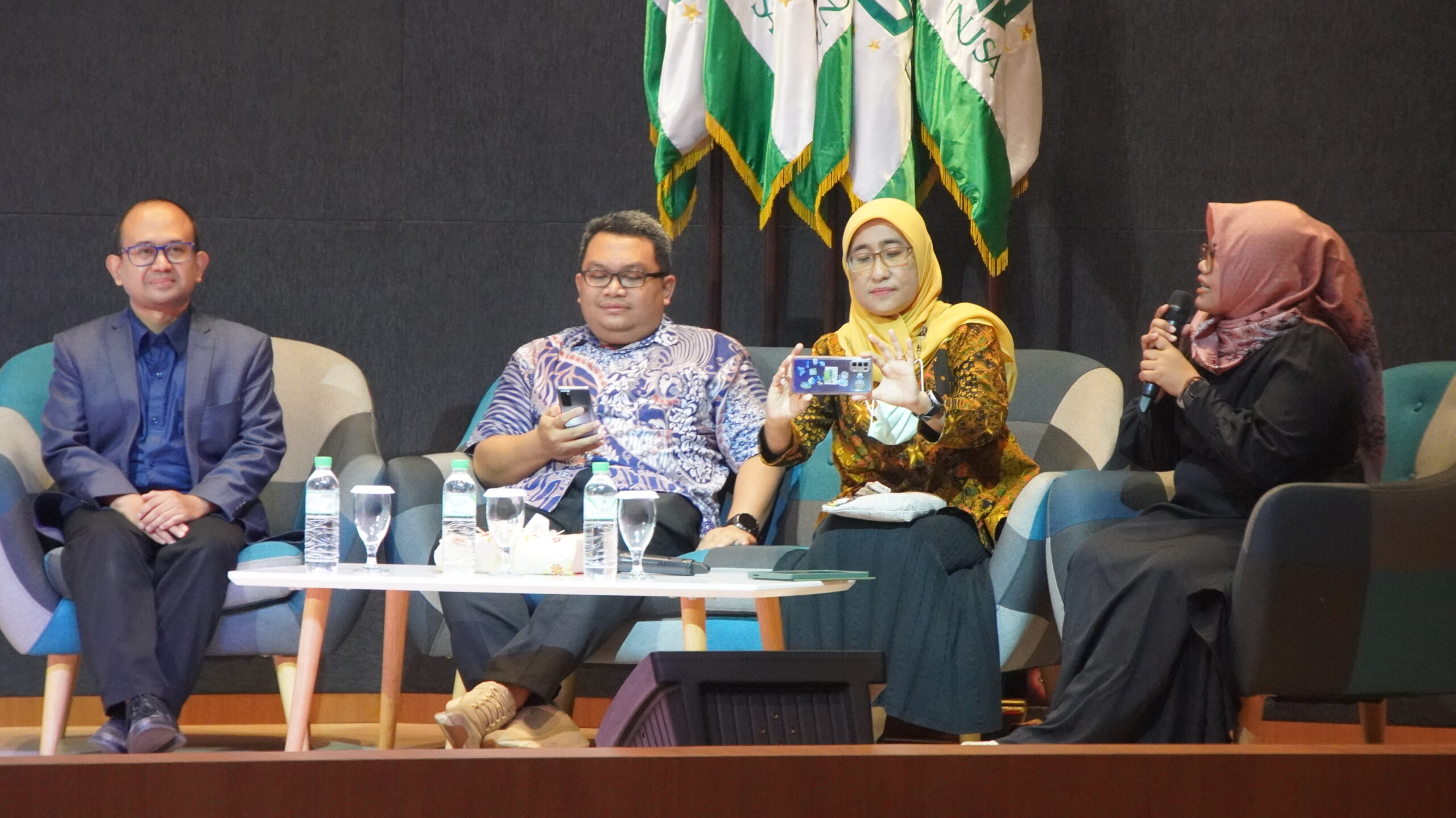 Talkshow ITCRN, Unusa Perkuat Kawasan Tanpa Rokok di Surabaya