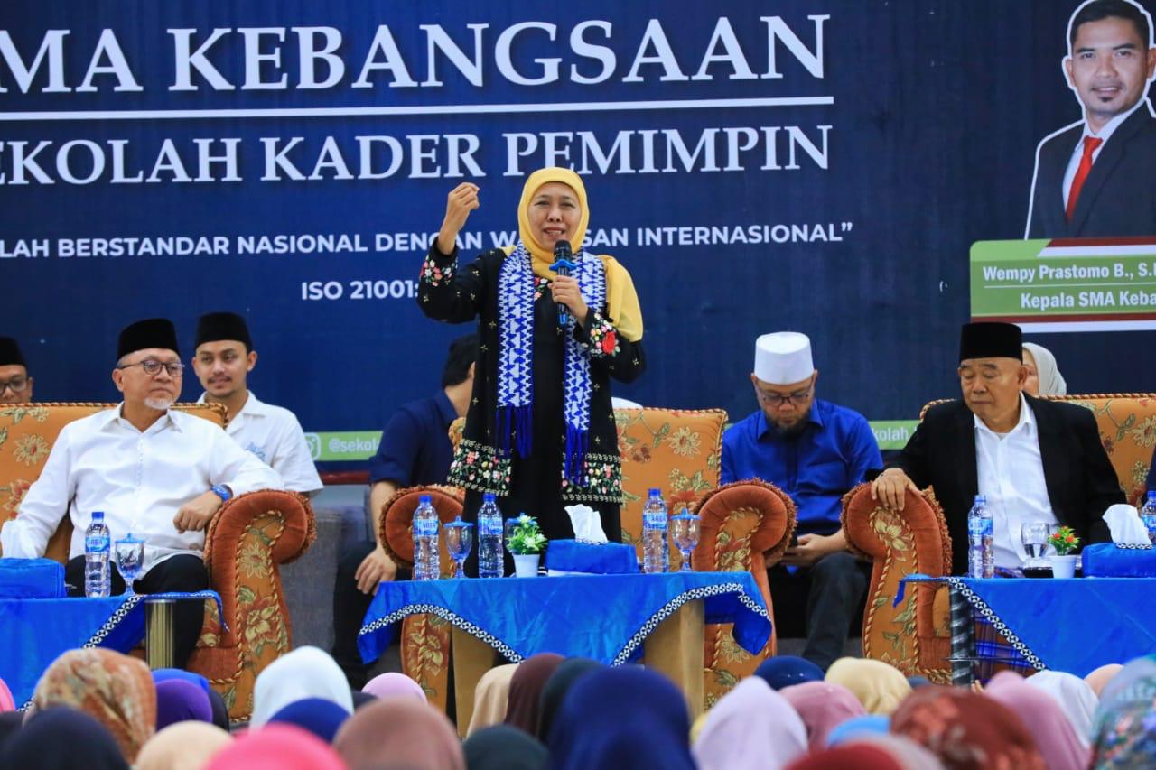 Kunjungi SMA Kebangsaan Lampung Selatan, Khofifah Apresiasi Sekolah Pencetak Kader-kader Calon Pemimpin Bangsa