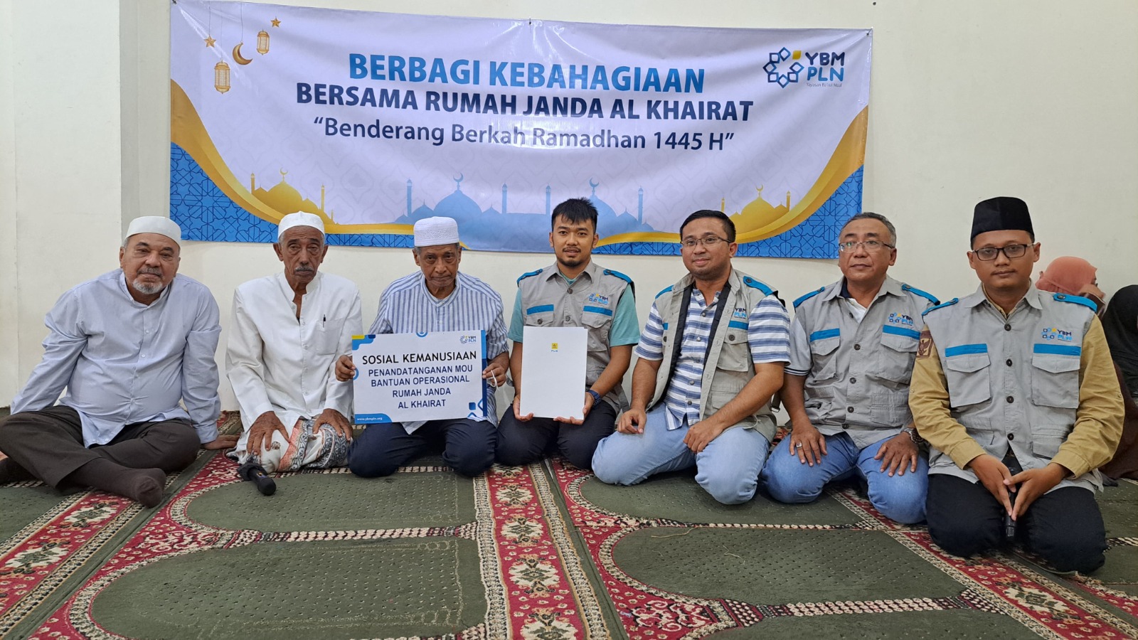 Sambut Bulan Suci Ramadhan PT PLN Beri Bantuan untuk Pengelola Rumah Janda Al Khairat