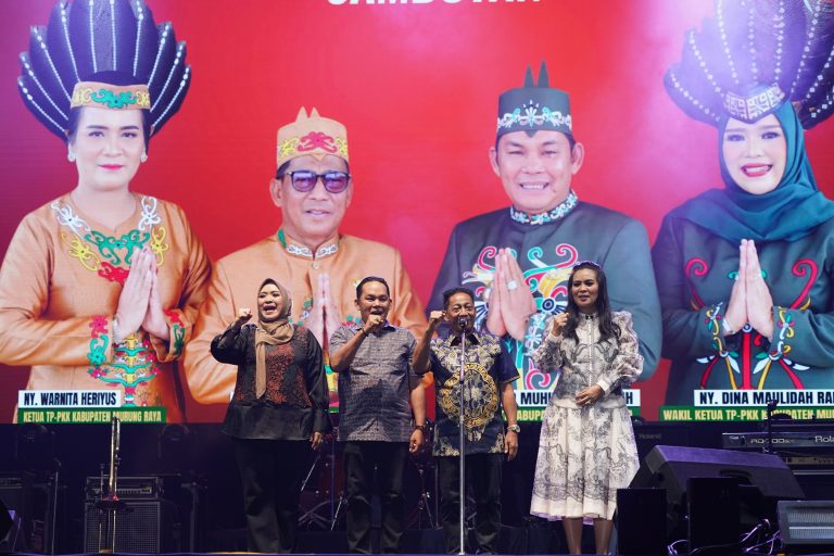 HUT Mura Ke-23, Warga Antusias Hadiri Malam Hiburan Rakyat