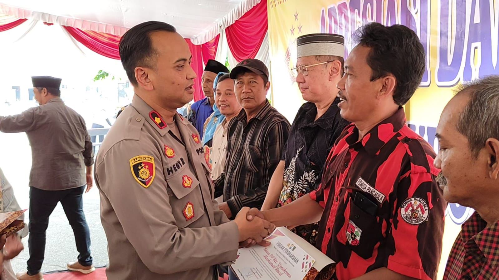 Dedikasi Tanpa Henti, Pemuda Pancasila Wonokromo Diganjar Apresiasi Polsek