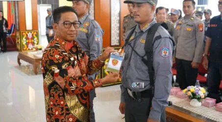 Pelatihan Anggota Linmas, Bupati Mura Pesan Harus Paham Lingkungan