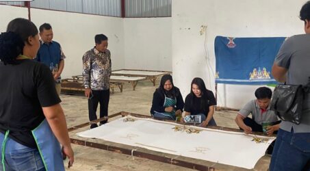 Bupati Heriyus Kunjungi Sentra IKM Danau Usung