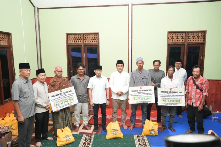 Wali Kota Fairid Buka Puasa Bareng Korban Kebakaran Mendawai, Pastikan Penanganan Berjalan Optimal