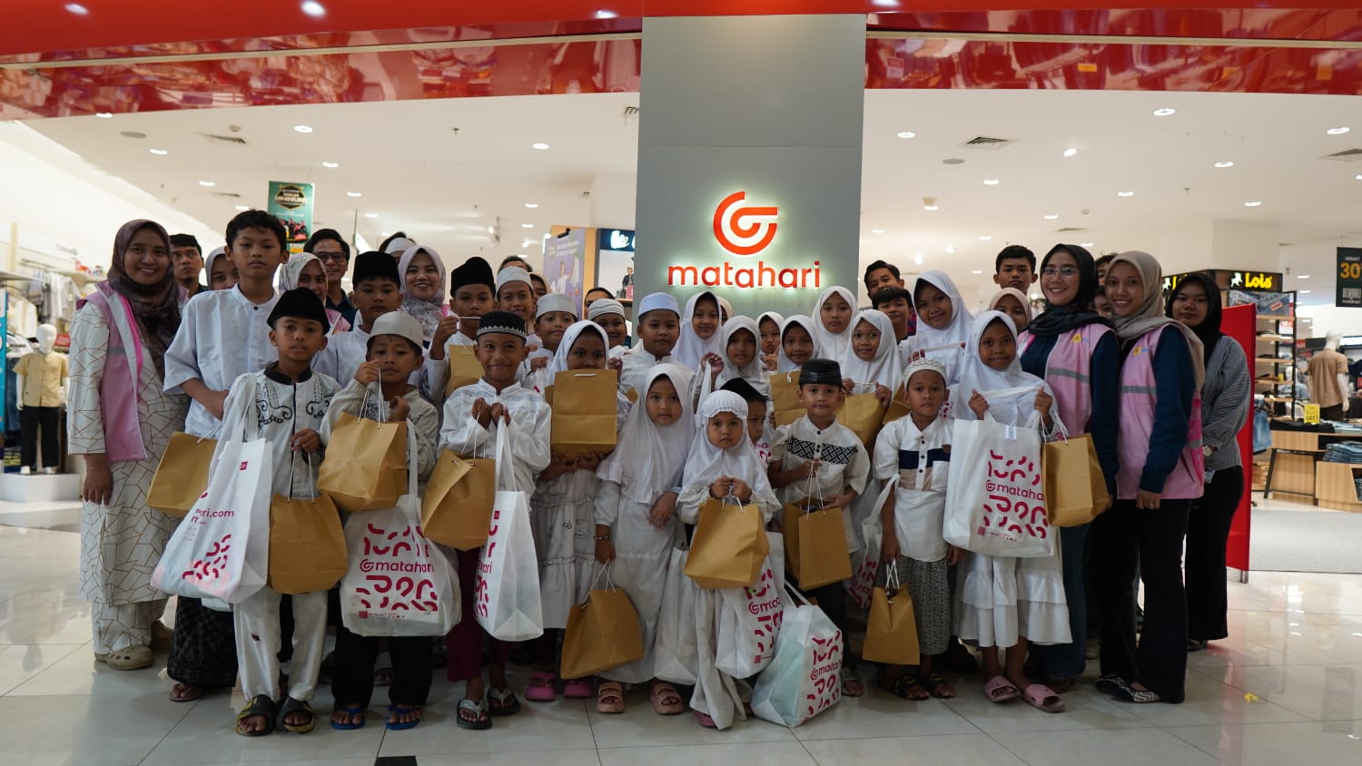 Ramadan Penuh Makna, PLN Gresik Tebar Senyum Lewat Program SEMANIS MADU