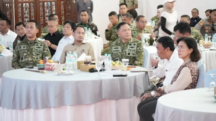 Penguatan Ekonomi, Wali Kota Palangka Raya Hadiri Peluncuran Ribuan Kopdes Merah Putih