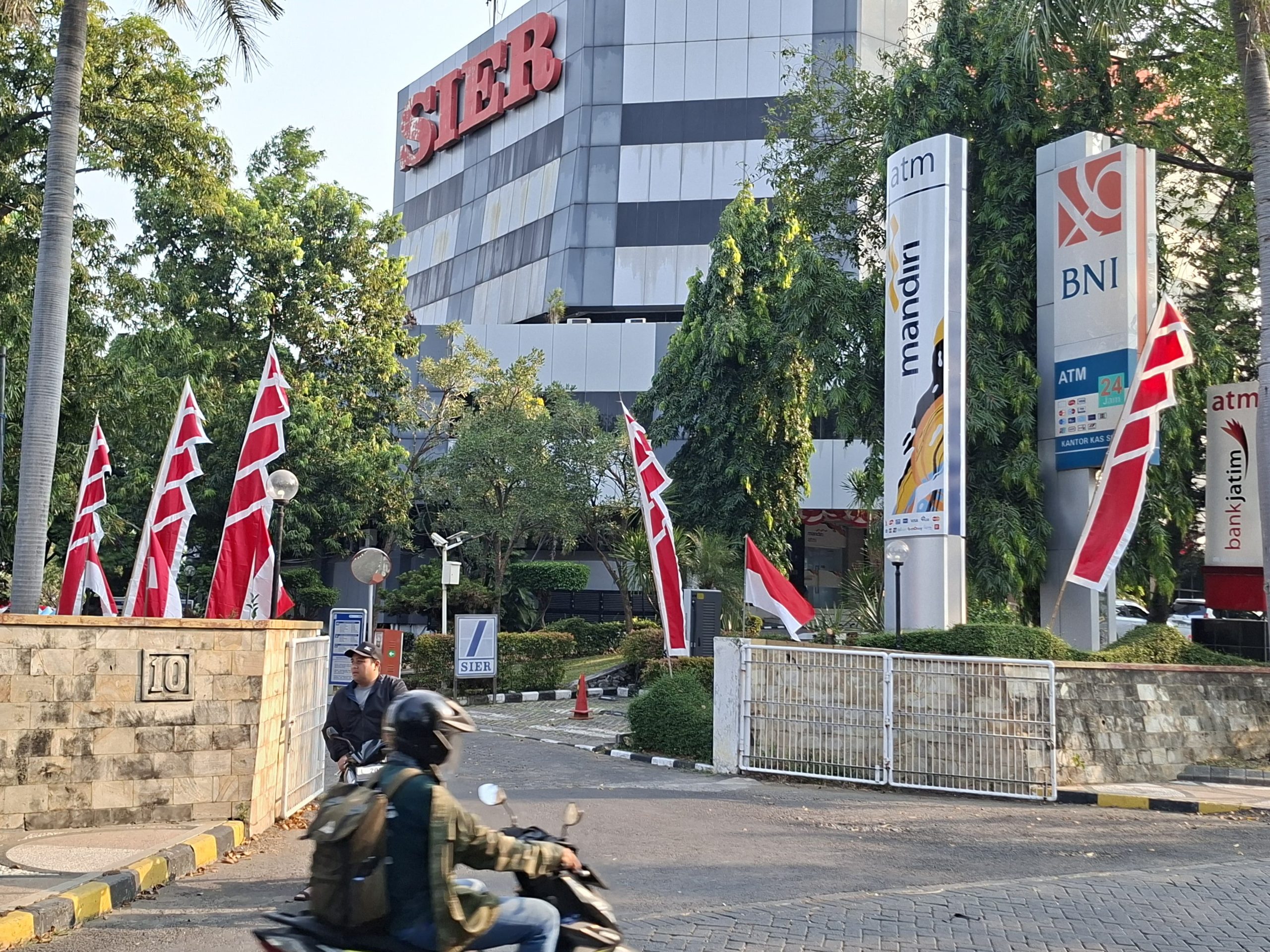 Usai Disorot Dewan, SIER Perbanyak Atribut Kemerdekaan dan Imbau Tenant Pasang Bendera serta Umbul-Umbul