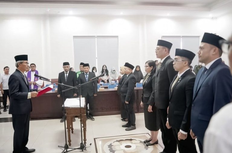 Lantik Pejabat Analis Kebijakan, Sekda Palangka Raya Ingatkan Integritas dan Tanggung Jawab