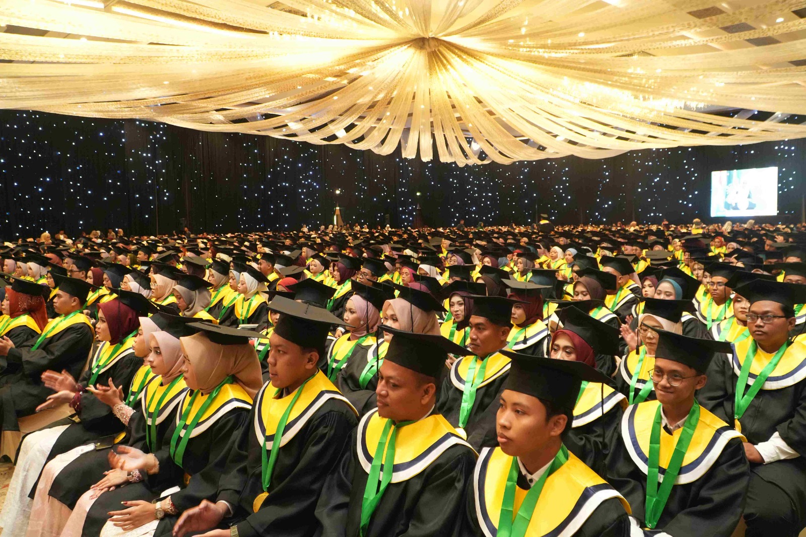 Wow, 50 Persen Lebih Wisudawan UNUSA Telah Bekerja