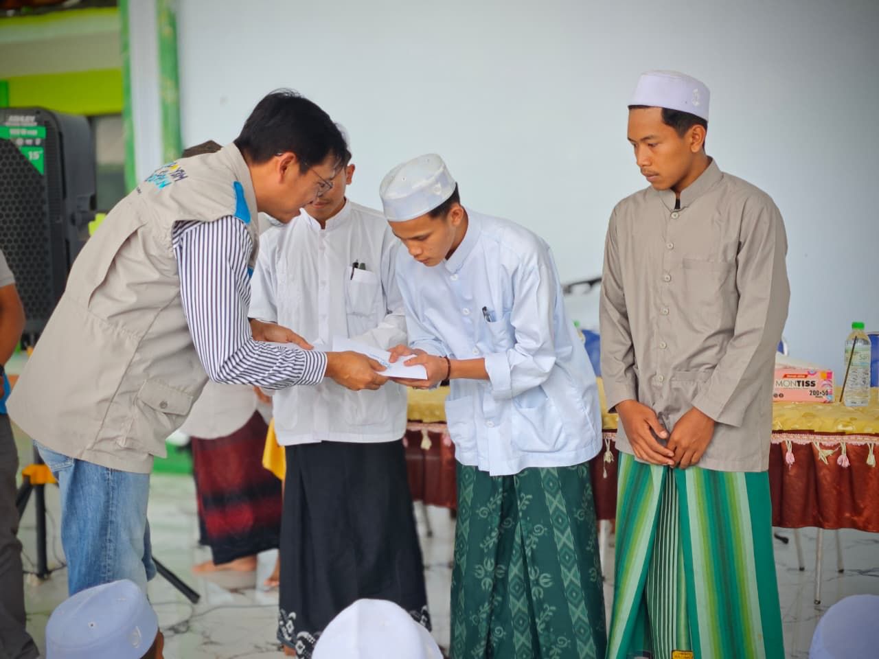 Maknai Hari Kesaktian Pancasila, PLN Wujudkan Kepedulian melalui Beasiswa Pendidikan dan Listrik Gratis bagi Rumah Ibadah
