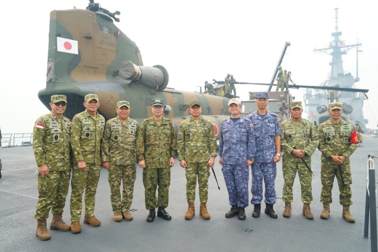 Jepang Kerahkan Tiga Helikopter untuk Bantu Indonesia Tangani Karhutla di Kalimantan