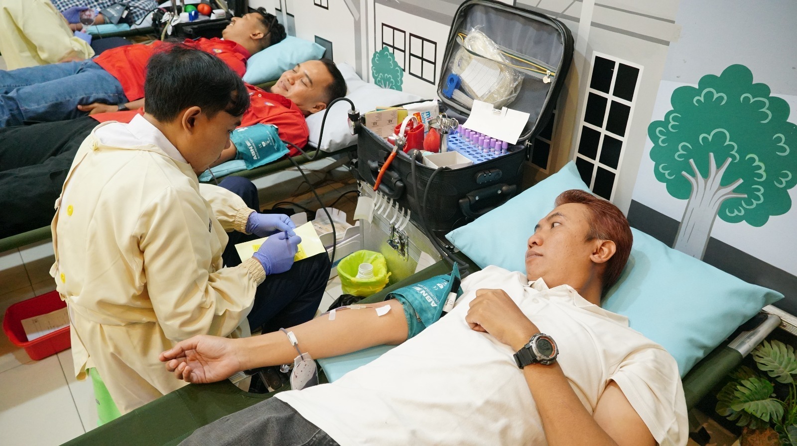 Maknai Hari Sumpah Pemuda, PLN UID Jawa Timur Himpun 123 Kantong Darah melalui Aksi Donor Darah