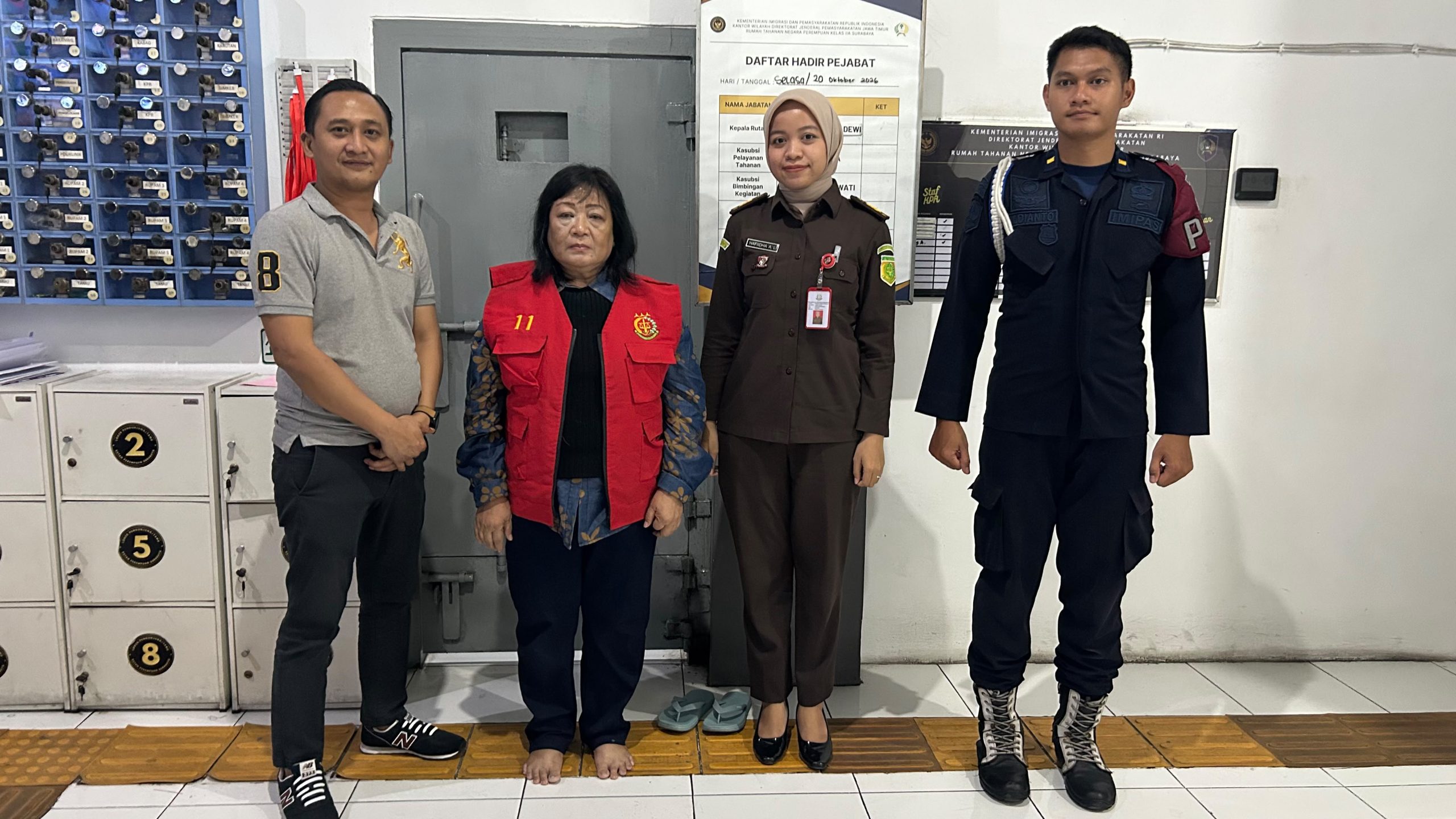 Tim Tabur Kejari Surabaya Berhasil Ringkus DPO Terpidana Kasus Penipuan di Restoran