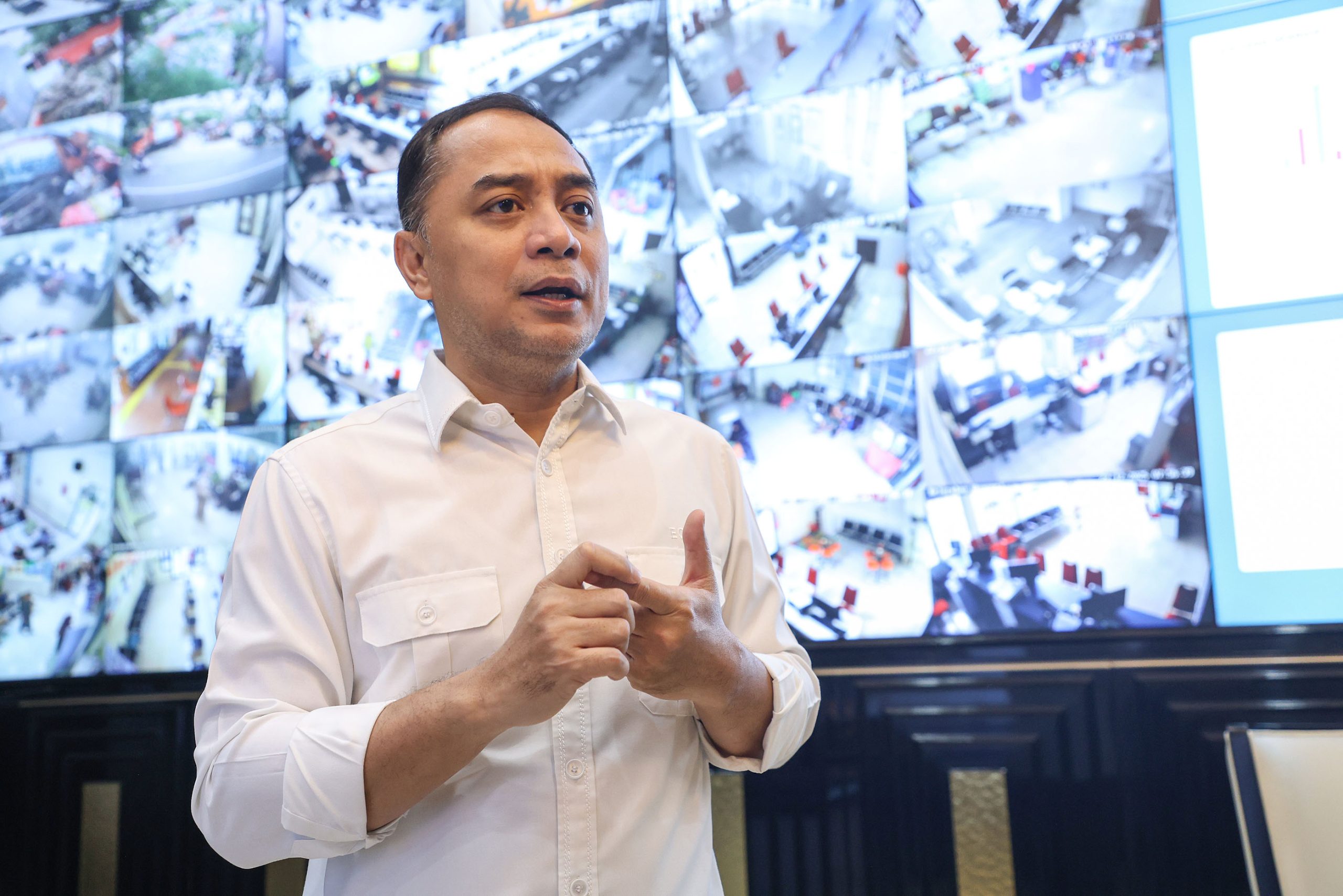Wali Kota Eri Evaluasi Pengawasan Parkir Surabaya, Jukir Bermasalah Terancam Diganti